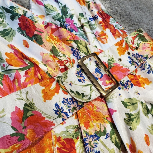 Floral dress - Picture 2 of 7